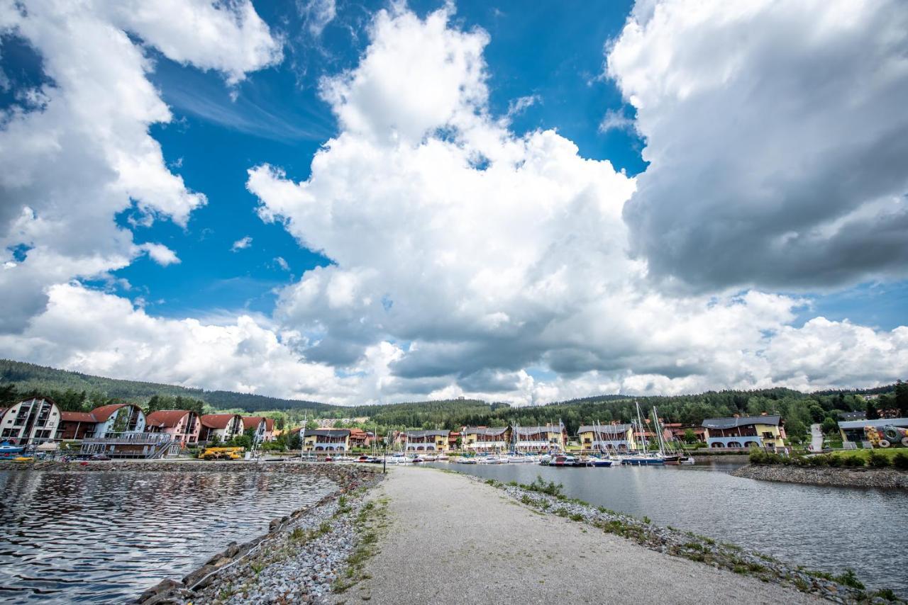 Lipno Nad Vltavou - Apartman 23 - Wifi, Parking, Netflix Eksteriør billede
